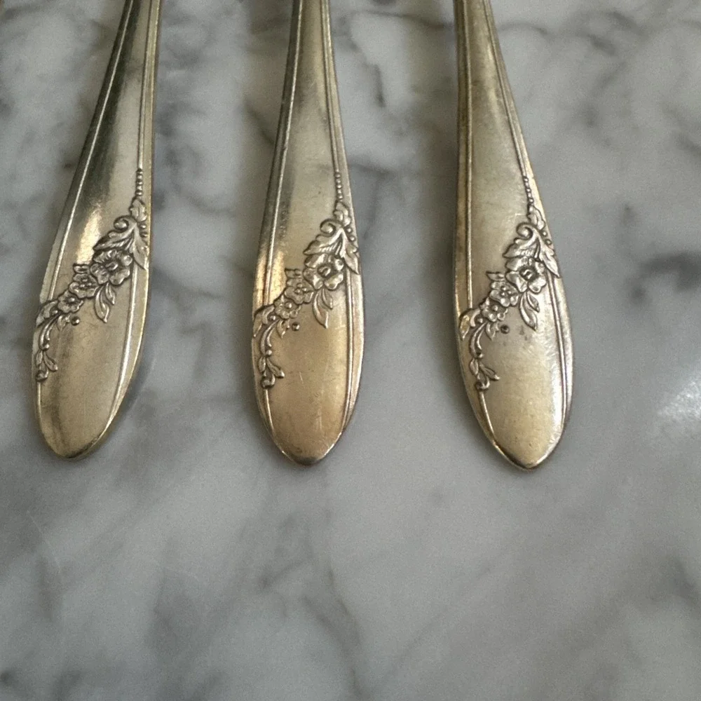 ONEIDA Community QUEEN BESS II Silverplate Flatware Lot Of 6 Dinner Forks‎